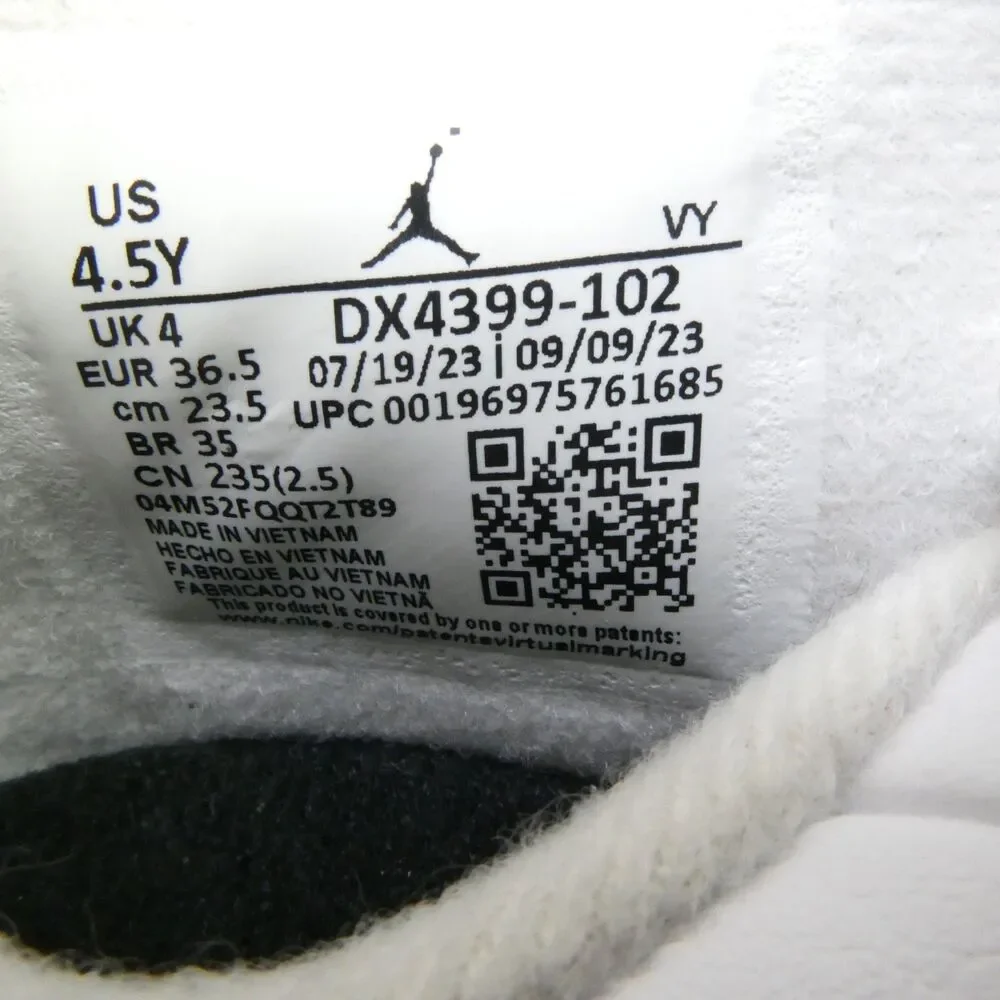 Nike Stadium 90 Big Kids' Boys Shoes US Size 4.5Y White/Black